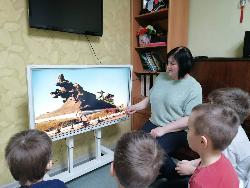 Педагог Текучева И.А. провела с ребятами подготовительной группы 6 занятие «Моя Родина - Россия», в группе реализуется совместный проект с родителями по патриотическому воспитанию.