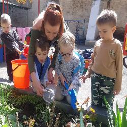 Сегодня 25 апреля 2022 года в нашем детском саду прошёл «День Эколят», проводимый в рамках Всероссийской природоохранной акции в образовательных учреждениях Российской Федерации.