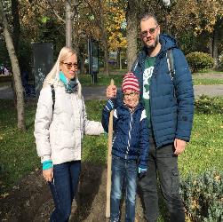 Сегодня в Покровском парке прошёл День тюльпанов, огромное спасибо нашим родителям Зацаренским Валентину и Анастасии и Дрожко Александру и Анне, принявшим участие в посадке тюльпанов!